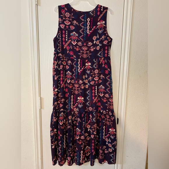 Beautiful Printed Sleeveless Dress - Picture 6 of 7